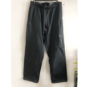 Nike charcoal gray thermal-fit sweatpants